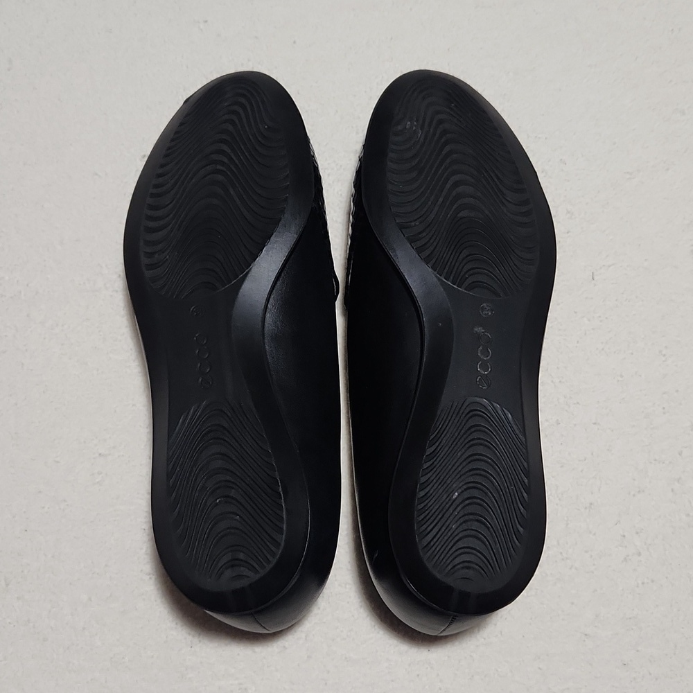 ECCO  WOMEN'S BLACK LOAFERS SIZE 39. - Picture 6 of 14